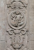 
   Fassaden-Relief am Horten-Haus   
