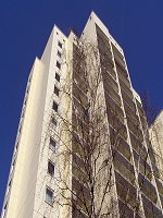 
   Wolkenkratzer in Osdorf   
       ( leicht übertrieben )   
         ( 2 Aufnahmen )   
