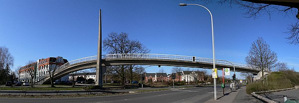 
   Brücke über die LSE   
