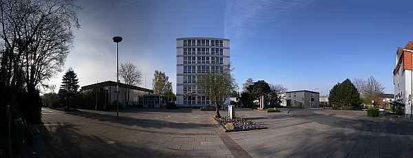 
   Holstenplatz Schenefeld   
