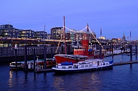 
   Feuerschiff im Hamburger Hafen   
